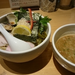 鶏と蛤の濃厚つけ麺・大（980円）