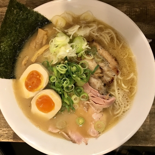 「鶏煮込みらーめん」@岡本商店 谷町店の写真