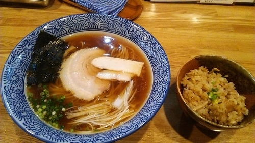 「中華そば 700円 ＋ 炊き込みごはん 200円」@中華そば 瓢の写真