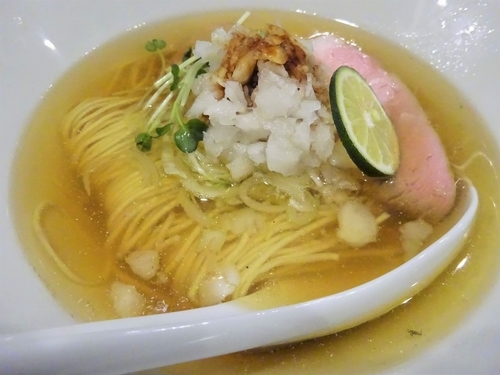 「津軽焼干しラーメン　青森ニンニクの牛トロ丼　　1000円」@八咫烏の写真