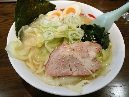 「キャベツらーめん味玉」@さつまっこ MEGAドンキホーテ大森山王店の写真