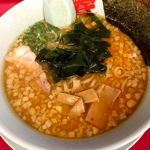「濃厚えび醤油らーめん　850円」@ラーメン山岡家 大泉店の写真