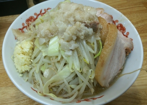 「小ラーメン　ニンニクアブラ　700円」@ラーメン 登良治郎の写真