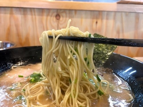 「ラーメン・バリカタ」@博多一瑞亭 三田店の写真