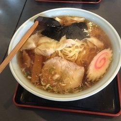 ワンタン麺 (並)  620円