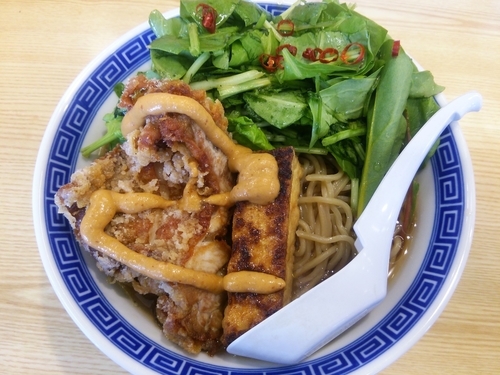 「おためしかぐわしらーめん（コンビ1、スパイシートマト）＋大盛」@うまい唐揚げらーめん かぐわしの写真