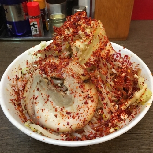 「赤ラーメン (700円) 激辛 (50円)」@骨太味覚の写真