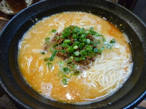 「本気の担々麺」@らーめん 本竈の写真