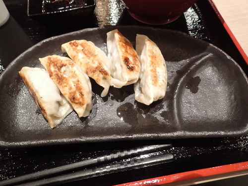 「しゃくしな餃子(450円)」@秩父味噌拉麺の写真