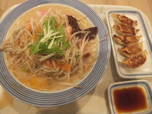 「あんかけちゃんぽん＆ぎょうざセット810円(割引540円)」@長崎ちゃんぽん リンガーハット セブンパーク アリオ柏店の写真