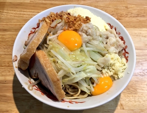 「汁なし小+チーズ」@ラーメン 登良治郎の写真