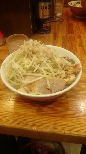 「ラーメン小」@ラーメン神豚 横須賀中央店の写真
