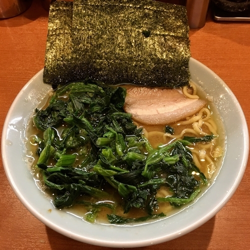 「ラーメン (650円) ほうれん草 (100円)」@とさの家の写真