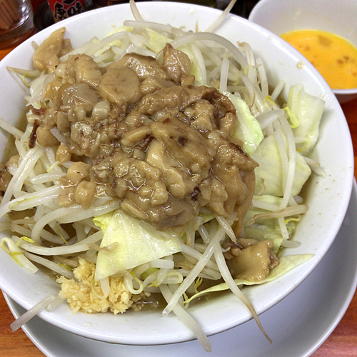 「小ラーメン　850円　生玉子　50円」@ラーメン長嶋の写真