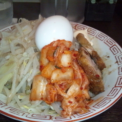 汁なし　７００円