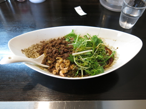 「黒胡麻つゆ無し（辛さ3.痺れ3）：900円」@四川担担麺 阿吽 浅草店の写真