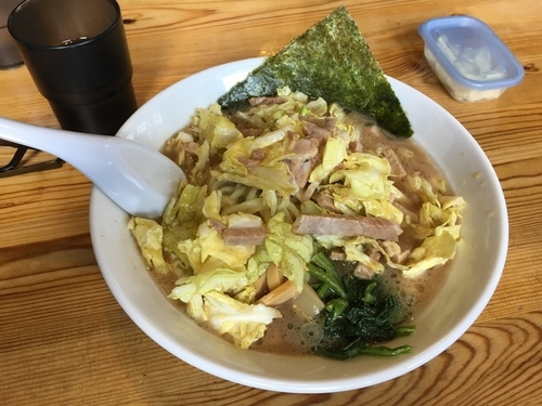 「キャベチャーラーメン 850円」@横浜家系らーめん 福の家の写真