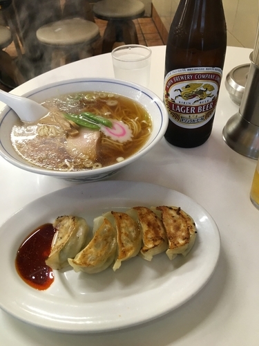 「ラーメン350円餃子250円 ビール550円」@中華タカノの写真