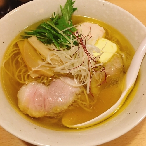 「甘えび塩ラーメン+バター」@ご当地ラーメン 巡の写真