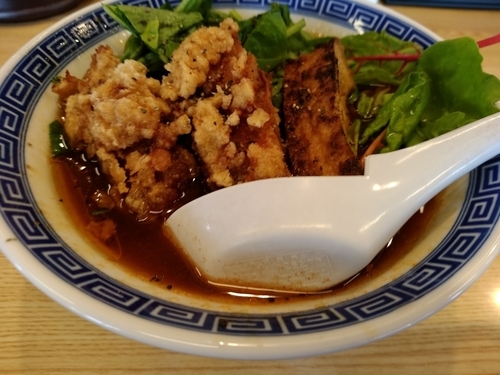 「おためしかぐわしらーめん(唐揚げ２+厚揚げ１、⑤)700円」@うまい唐揚げらーめん かぐわしの写真