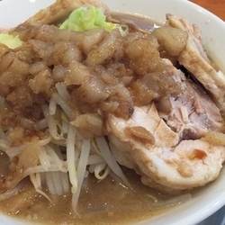 小豚ラーメン・ニンニク、アブラ、カラメ