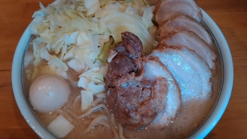 「ラーメン（特盛）＋肉」@ファットンの写真