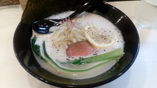 「牛そば（900円）」@牛そば まるはの写真