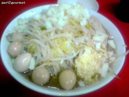 「小ラーメン+うずら卵+たまねぎ 「ニンニク」(850円)」@ラーメン二郎 茨城守谷店の写真