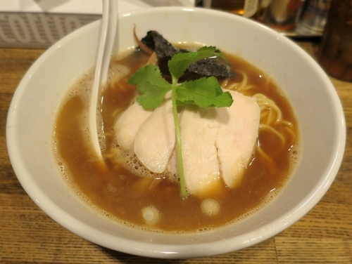 「烏賊干鶏白湯醤油そば ８５０円」@新橋 纏の写真