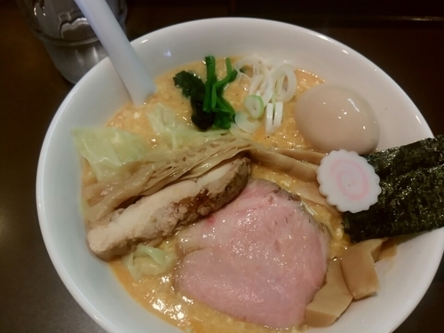 「【限定】和出汁酸辣湯麺800円+ワンタン」@おおぜき中華そば店の写真