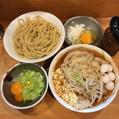 「つけ麺(辛いやつ)+うずら卵+ネギ玉子+たまねぎたまご」@ラーメン二郎 八王子野猿街道店2の写真