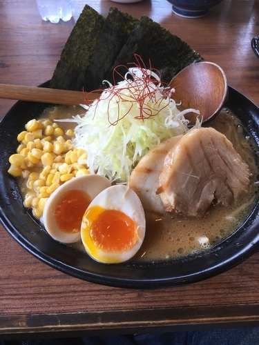 「熟成赤マルDX味噌らーめん 980円」@マルヤ商店の写真