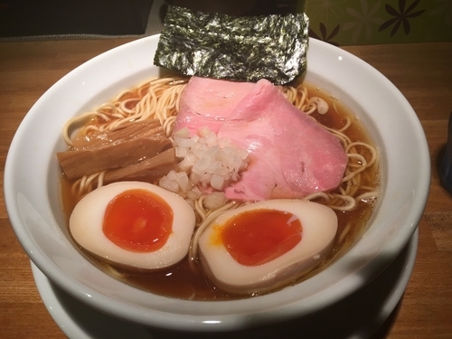 「淡麗煮干しラーメン」@らーめん専門 うしおととりの写真