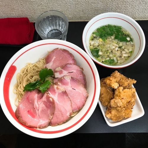 「アゴ細つけめん 肉増し ＋ ミニ揚チキン」@自家製麺SHINの写真
