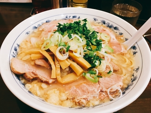 「濃厚背脂チャーシュー麺」@麺処 ぼたんの写真