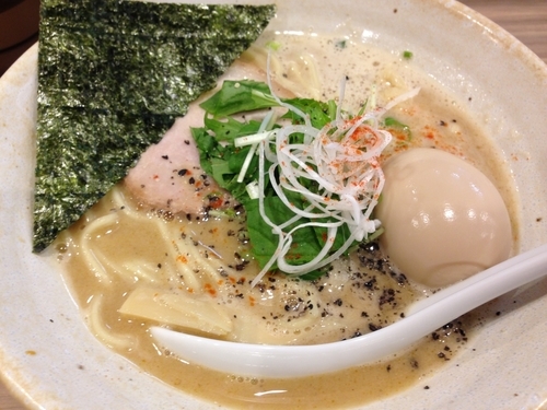 「鳥そば醤味玉付　￥８５０」@鳥そば 真屋の写真