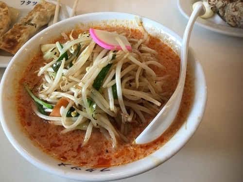 「辛いたんめん、普通のたんめん、餃子、からあげ」@フタツメ 伊勢崎店の写真