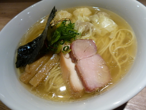 「白旨ニコニコわんたん麺」@中華soba いそべの写真