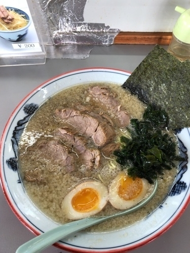 「チャーシュー麺 脂多め サービス煮卵」@ラーメンショップ 122号騎西店の写真