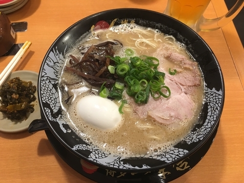 「味玉ラーメン+生ビール／￥850+500」@博多一幸舎 池袋東口店の写真
