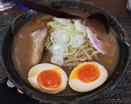 「本場札幌味噌ラーメン＋煮卵（￥730＋￥100）」@ラーメン 雄志の写真