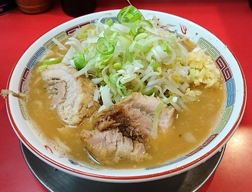 「ラーメン並盛り(ニンニク・ネギ・豚)」@ジャンプの写真