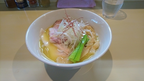 「濃厚鶏そば 700円 + ミニチャーシュ丼 200円」@らーめん コッコの写真