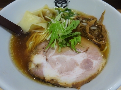 「八房らーめん　　890円」@らーめん八房 神田本店の写真