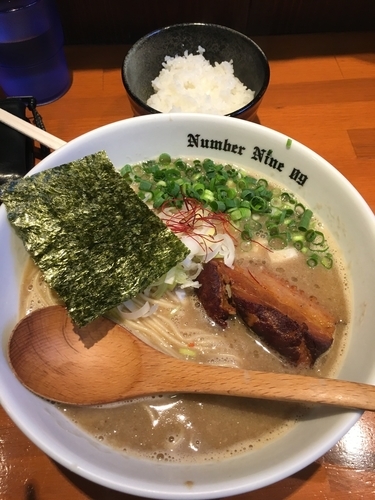 「濃厚らーめん(煮干)800円+半ごはん50円」@麺Dining Number Nine 09の写真