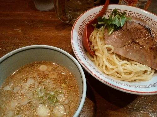 「炙りチャーシューと野菜の川越しょうゆつけ麺」@ラーメンアキラの写真