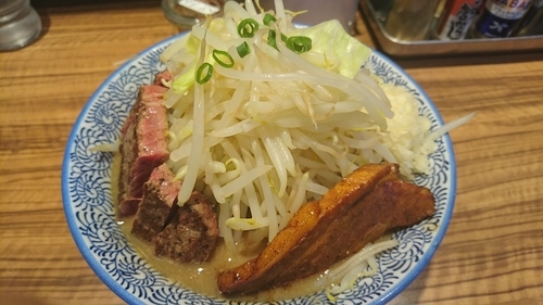 「ミニラーメン＋牛ステーキ ￥ 1030」@ラーメン燈郎の写真