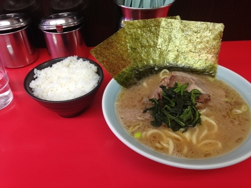 「ラーメンと半ライス」@横浜家系ラーメン 心家の写真