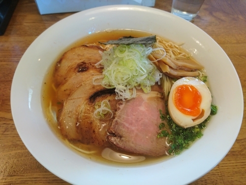 「醤油ラーメン」@青山清湯そば 青ノ樹の写真