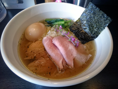 「塩煮干し味玉そば＋厚切り豚」@陽はまたのぼるの写真